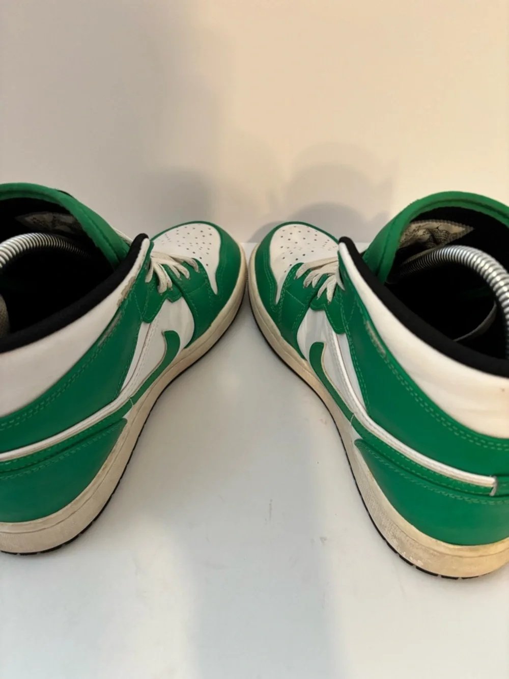 Jordan 1‎ mid size 8.5